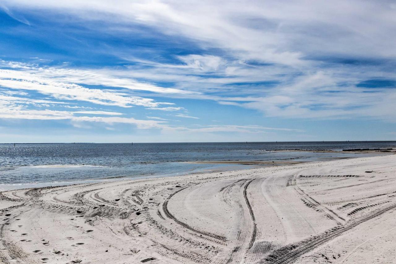 Beachside Getaway - Walk To Gulf, Pier And Casino! Villa Gulfport Exterior photo